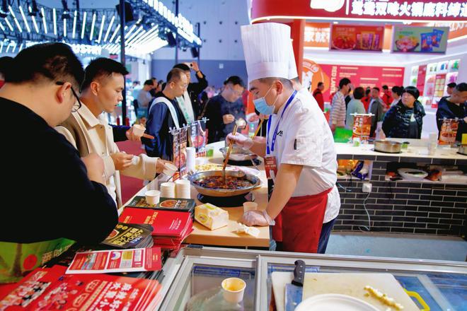 产业迈向高品质发展阶段麻将胡了直击糖酒会麻辣(图6)