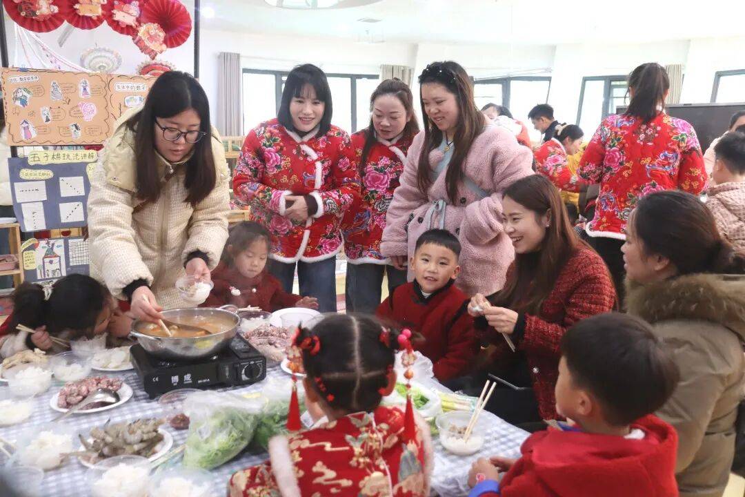 一起“趣”赶集福泉三幼迎新忙麻将胡了app马上有喜“市”(图3) 一起“趣”赶集福泉三幼迎新忙麻将胡了app马上有喜“市”(图3)